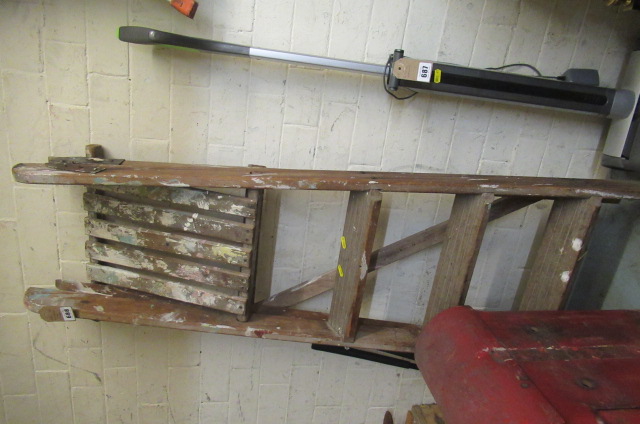 WOODEN STEP LADDERS Image