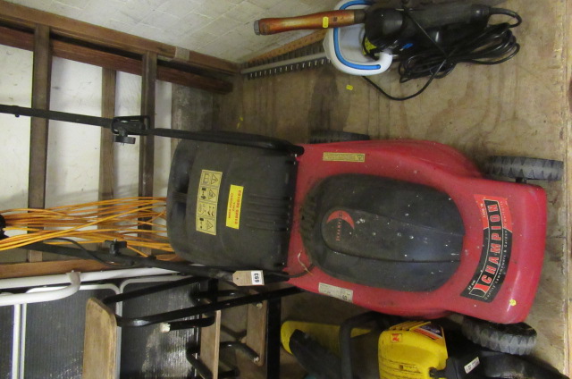 CHAMPION ELECTRIC LAWNMOWER Image