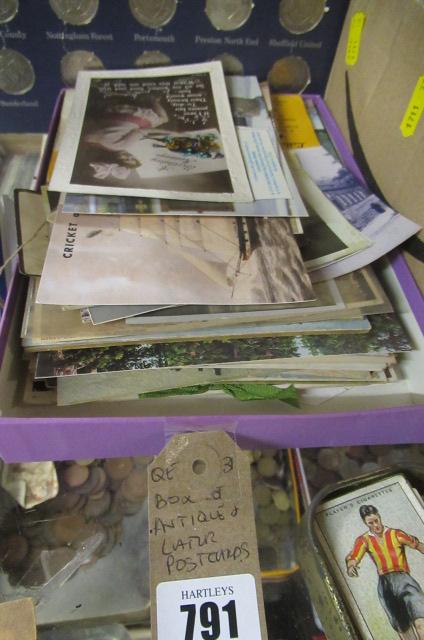 BOX OF ANTIQUE AND LATER POSTCARDS Image