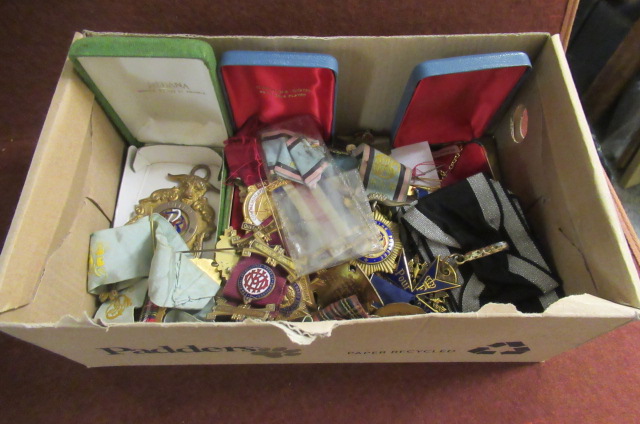 BOX OF ENAMEL AND OTHER MEDALS Image