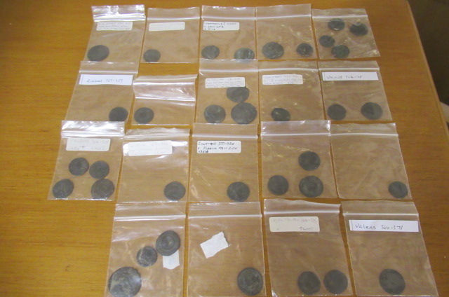 QUANTITY OF ROMAN BRONZE COINS Image