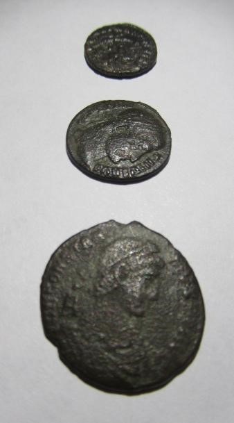 QUANTITY OF ROMAN BRONZE COINS Image