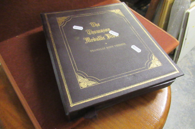 FRANKLAND MINT VERSION  THOMASON MEDALLIC BIBLE Image