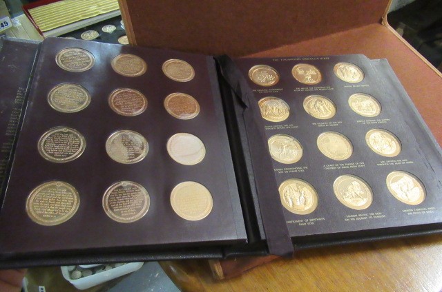 FRANKLAND MINT VERSION  THOMASON MEDALLIC BIBLE Image