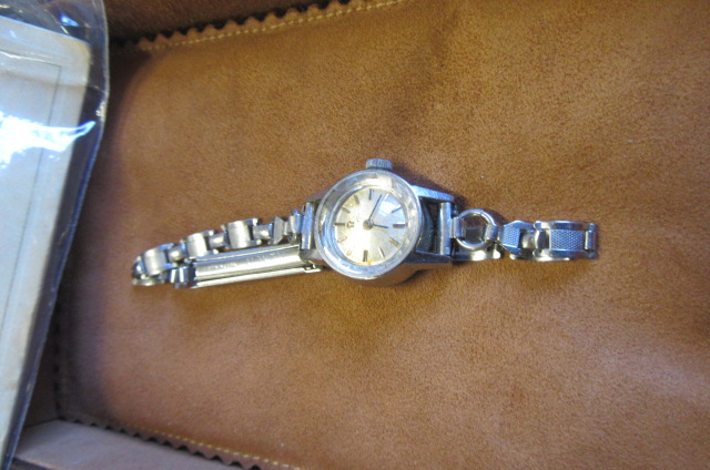 LADIES OMEGA WRISTWATCH Image