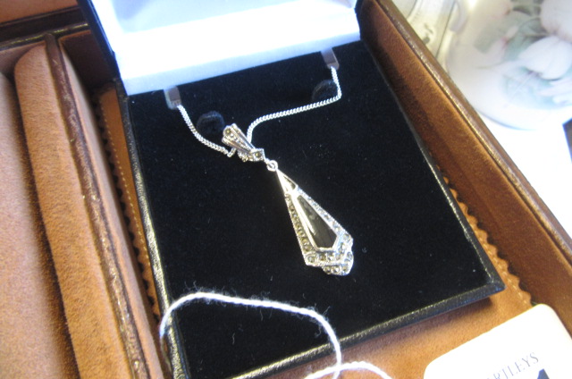 SILVER JET AND MARCASITE PENDANT ON SILVER CHAIN Image