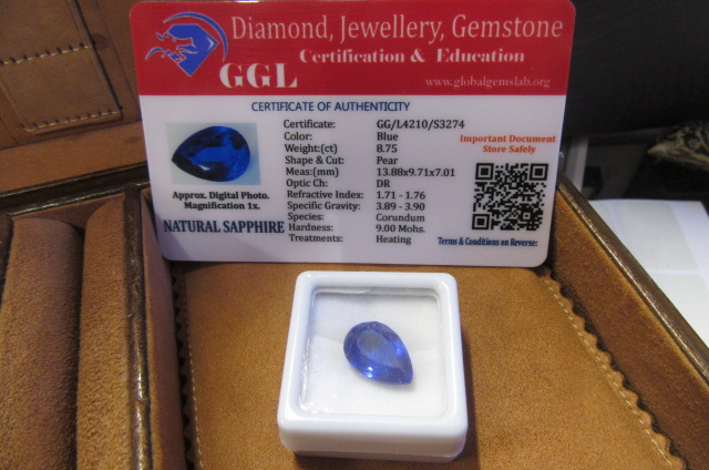 8.75 CARAT NATURAL SAPPHIRE Image