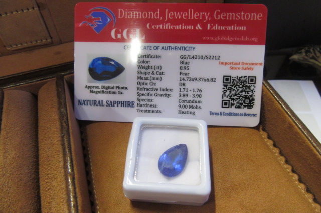 8.95 PEAR SHAPED NATURAL SAPPHIRE Image