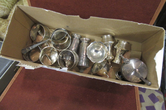 QUANTITY OF SILVER NAPKIN RINGS  CRUET SET ETC Image