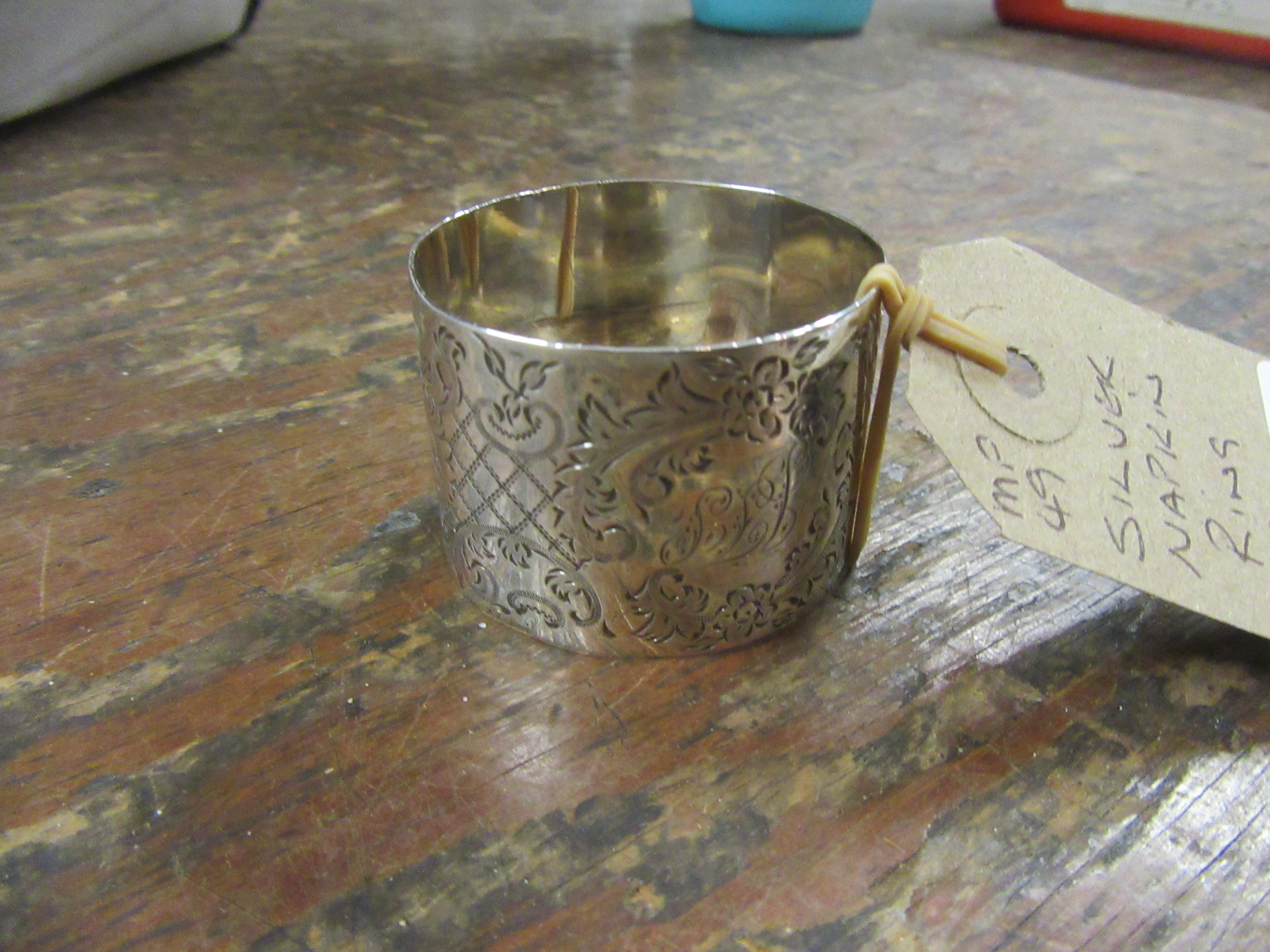 SILVER NAPKIN RING Image