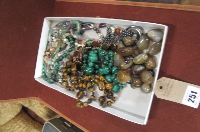 HARD STONE NECKLACES Image