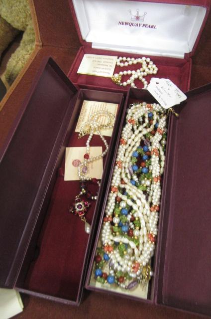 PAST TIMES AND SIMILAR BEADED NECKLACES Image