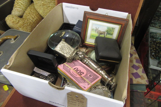 QUANTITY OF COINS AND COLLECTABLE ITEMS  Image