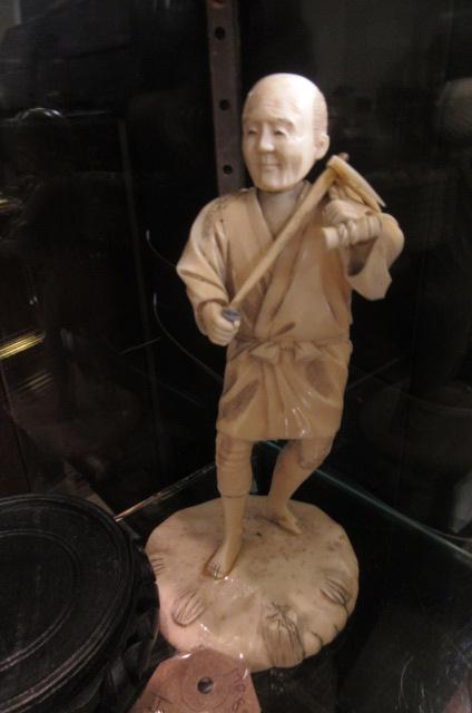 JAPANESE IVORY SECTIONAL FIGURE Image