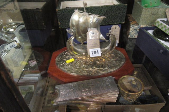 CHINESE WHITE METAL MOUNTED SHIP AND MINIATURE SCREEN ETC Image