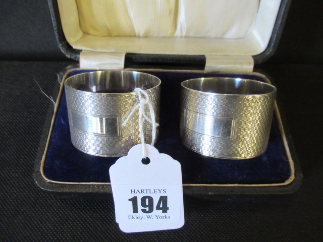 PAIR OF CASED SILVER NAPKIN RINGS Image