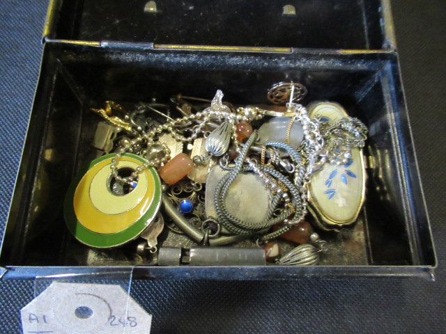 TIN OF BROOCHES A SILVER BRACELET ETC Image