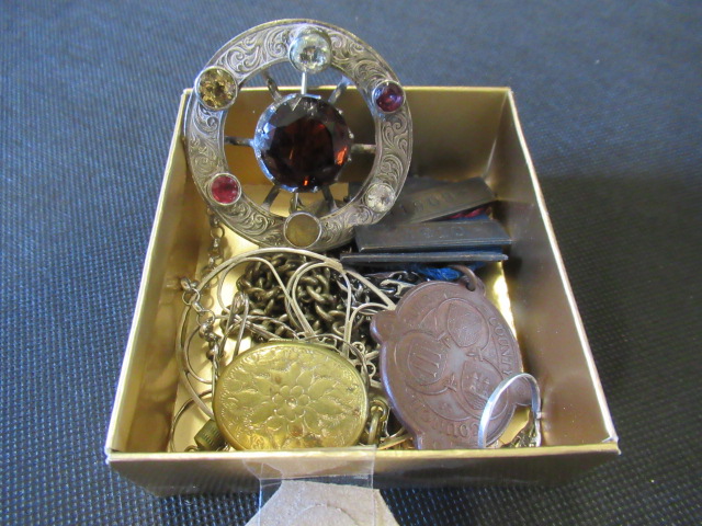 QUANTITY OF SILVER AND OTHER JEWELLERY INCLUDING SCOTTISH BROOCH ETC Image