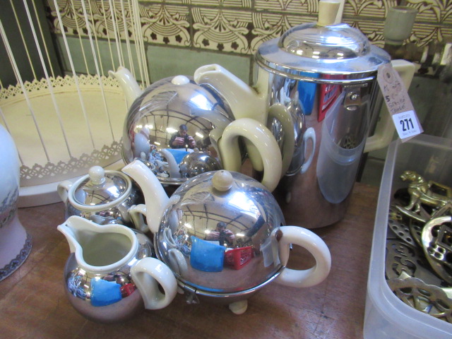 FIVE PIECE STAY HOT TEA SET Image
