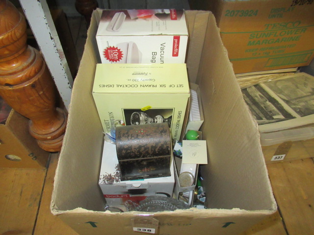 BOX OF MISCELLANEOUS INCLUDING VINTAGE ROYAL WARE BOXED PRAWN COCKTAIL DISHES ETC Image