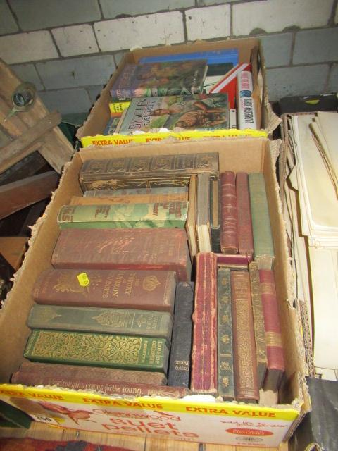 TWO BOXES OF BOOKS INCLUDING BIGGLES Image