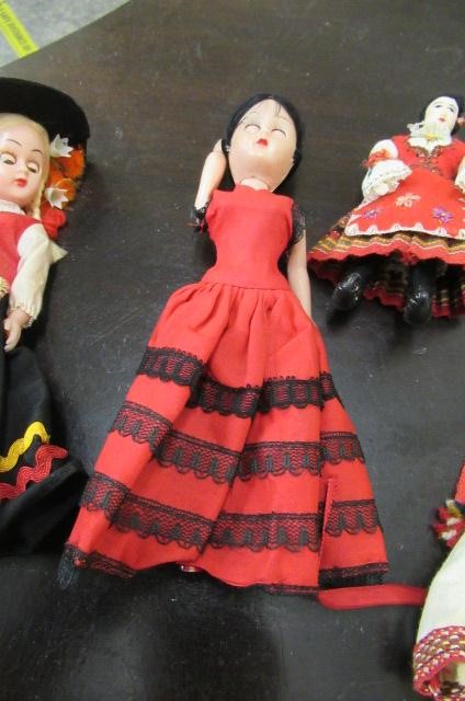 BOX OF FOUR SMALL DOLLS Image