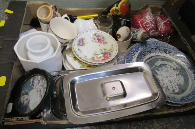 FOUR BOXES OF MISCELLANEOUS CERAMICS ETC Image