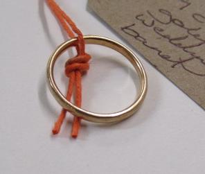 9CT GOLD WEDDING BAND, 1.9g Image