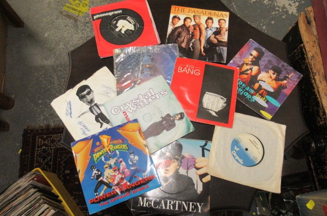 TWO BOXES OF 7" POP SINGLES  Image