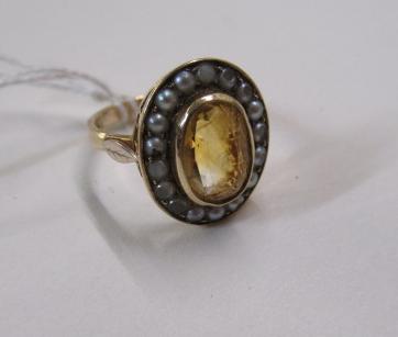 9CT GOLD CLUSTER RING Image