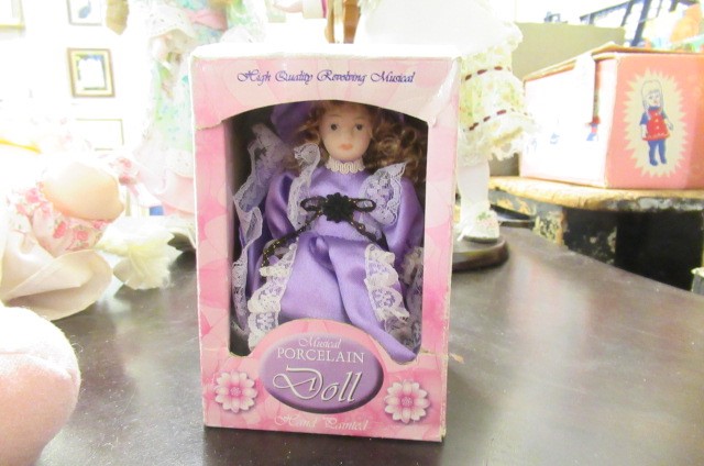 FOUR MODERN DOLLS Image