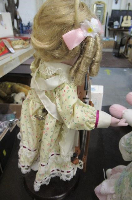 FOUR MODERN DOLLS Image