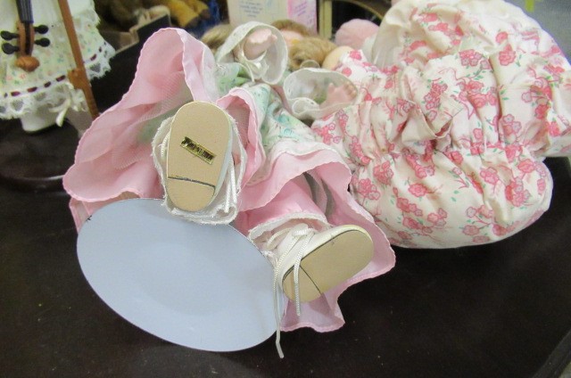 FOUR MODERN DOLLS Image