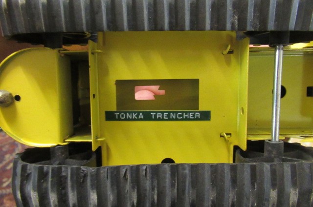 TONKA TRENCHER  THREE DINKY TOYS AND A JIGSAW Image