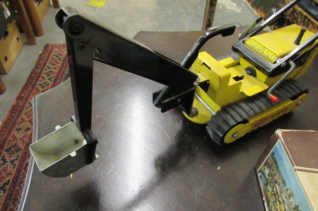 TONKA TRENCHER  THREE DINKY TOYS AND A JIGSAW Image