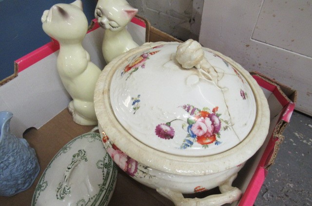 BOX OF CERAMICS AND GLASS ETC Image