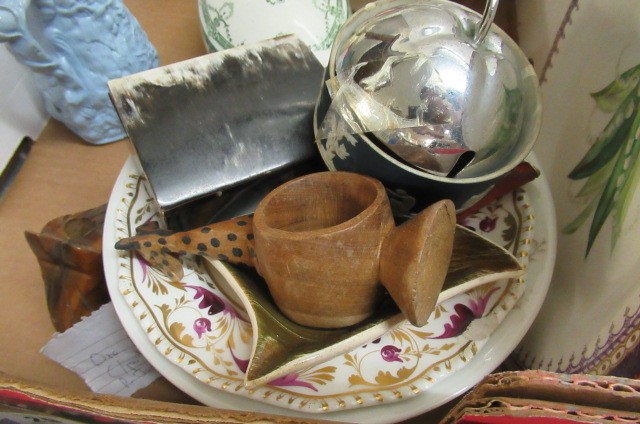 BOX OF CERAMICS AND GLASS ETC Image