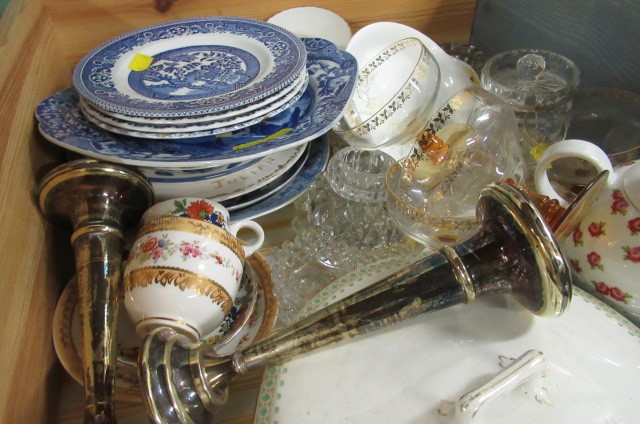 TWO DRAWERS OF BLUE AND WHITE CERAMICS  BONE CHINA TEA WARE AND GLASS WARE ETC Image