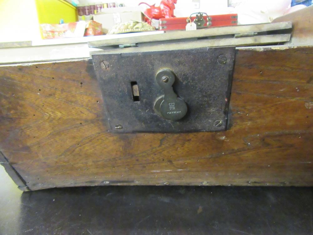 ELM DESK LOCK BOX Image