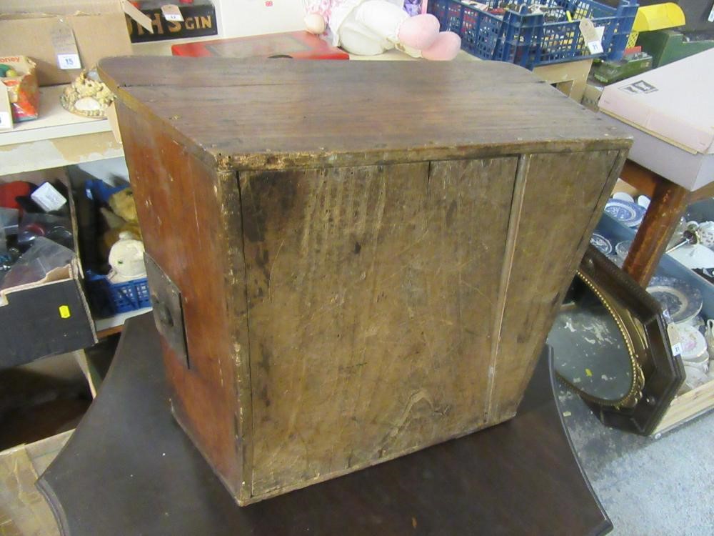 ELM DESK LOCK BOX Image