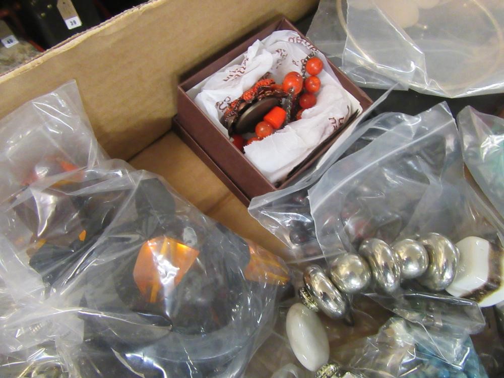 BOX OF COSTUME JEWELLERY Image