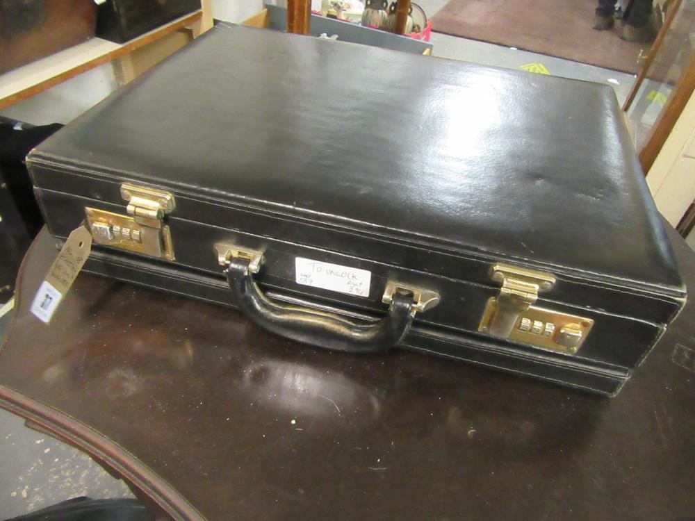 GLADSTONE BAG AND A BRIEFCASE Image