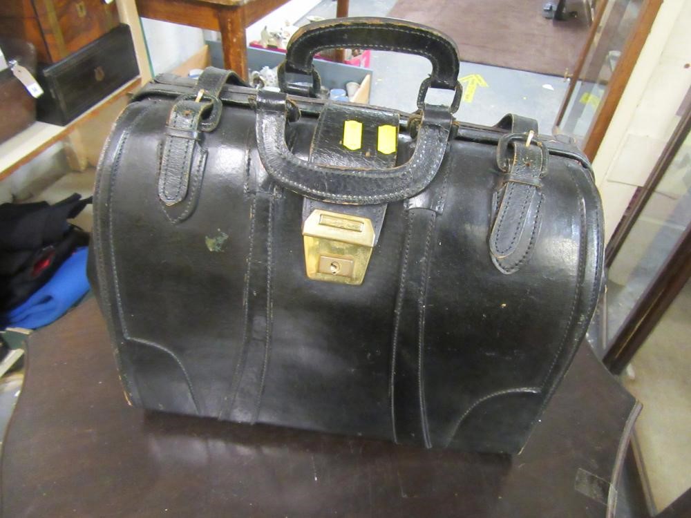 GLADSTONE BAG AND A BRIEFCASE Image