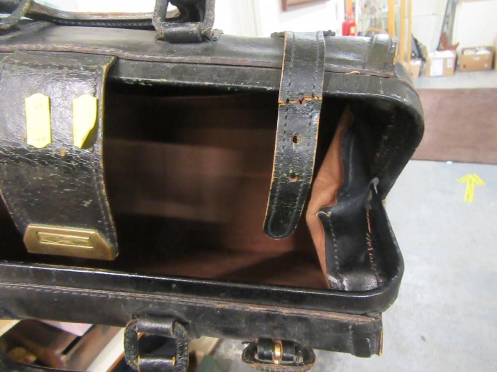 GLADSTONE BAG AND A BRIEFCASE Image