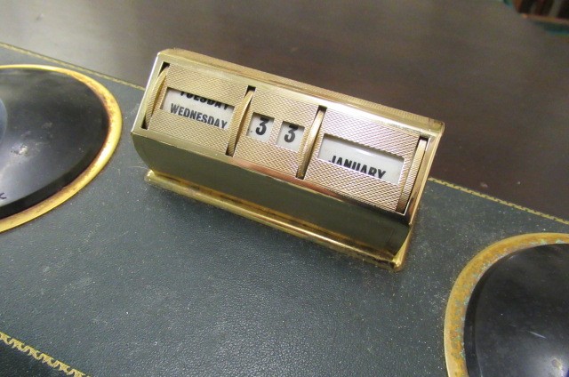 ESTERBROOK DESK STAND Image