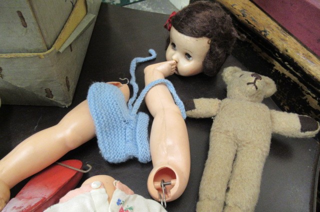 BOX OF DOLLS CLOTHES ETC Image