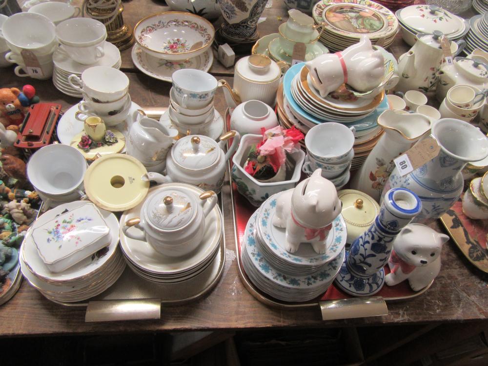 TWO TRAYS OF CERAMICS INCLUDING MEAKIN SOUTHSEAS PLATES Image