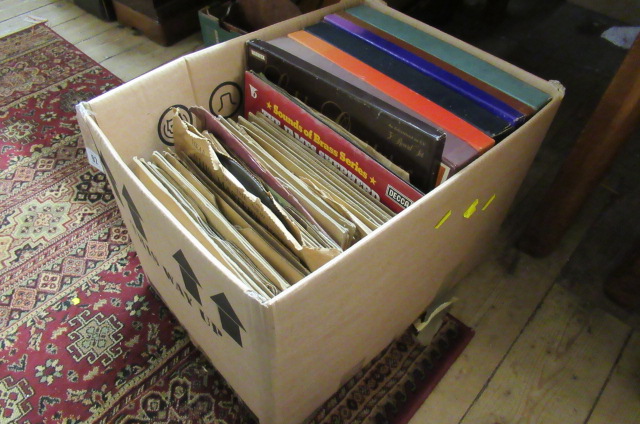 BOX OF LP'S AND 78'S COMPRISING CLASSICAL AND BRASS BANDS Image