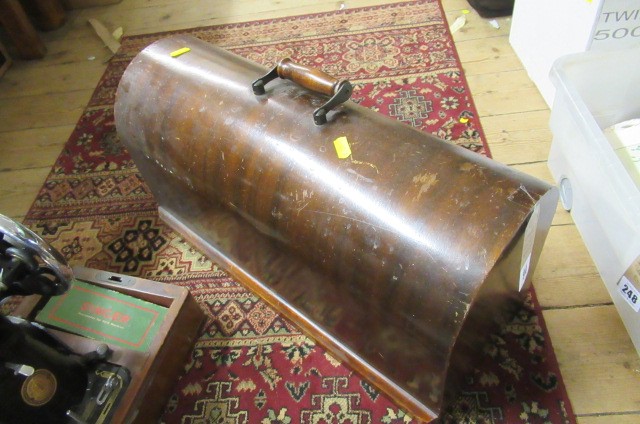 SINGER ELECTRIC SEWING MACHINE Image