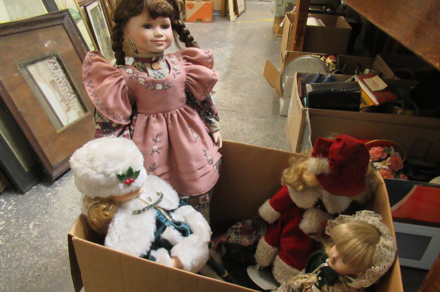 FIVE MODERN PORCELAIN DOLLS Image